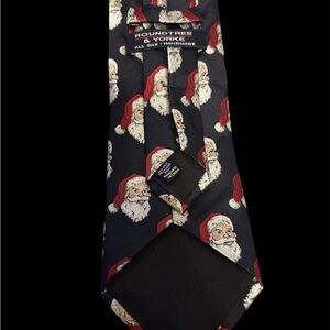 Roundtree & Yorke Navy Silk Tie with Red Santa Motif